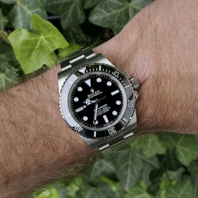 Image 21 of Rolex Submariner 'No-Date' 124060; Automatic men's diving watch
