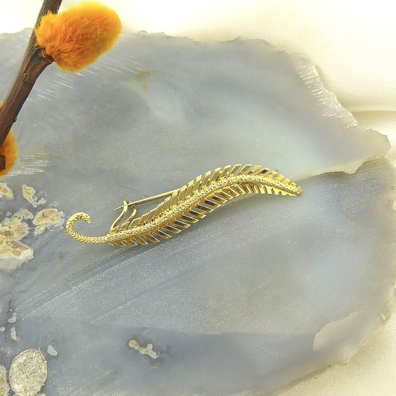 Image 2 of Gold feather brooch | Vintage