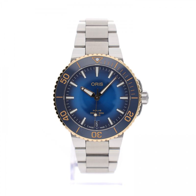 Image 14 of Oris Aquis Date '5-Days' Cal. 400; 18k Gold/Steel Watch