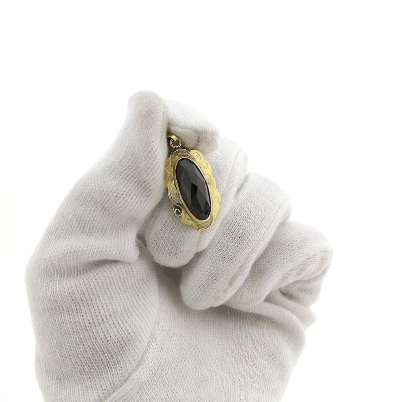 Image 8 of Vintage gold pendant with garnet