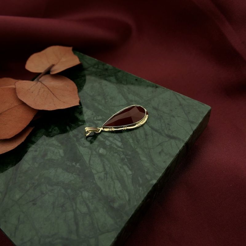 Image 7 of Gold pendant with carnelian