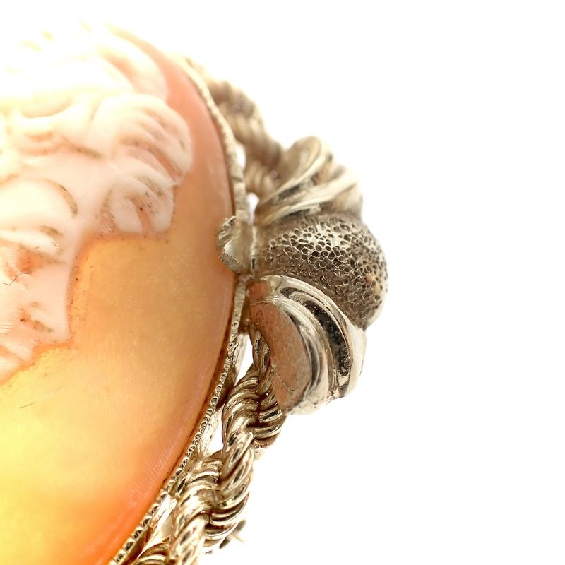 Image 6 of Antique gold brooch/pendant with cameo