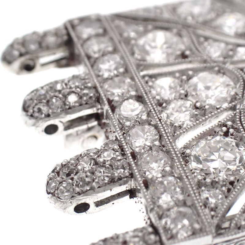 Image 7 of Unique 18 kt white gold brooch set with diamonds of approx. 4.70 ct.