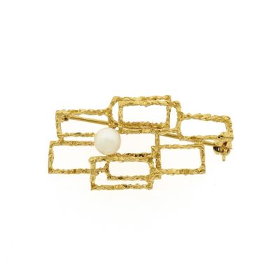 Image 1 of Gold brooch with pearl