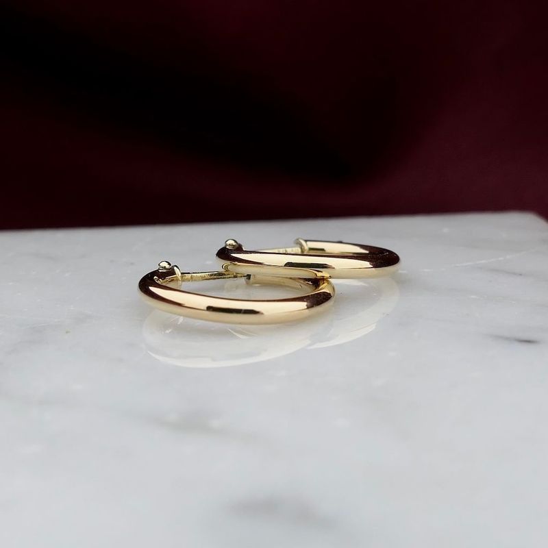 Image 2 of Gold earrings