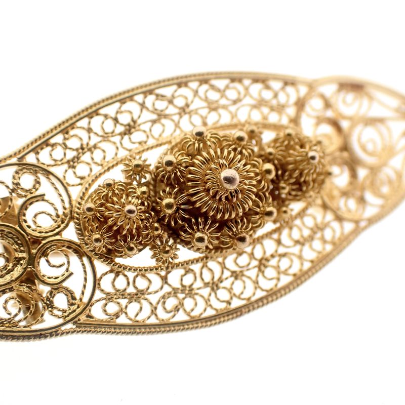 Image 4 of Gold brooch with Zeeland buttons