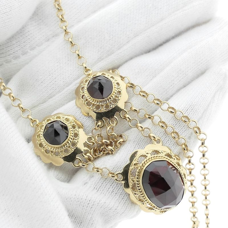 Image 6 of Gold jasseron link necklace with garnet