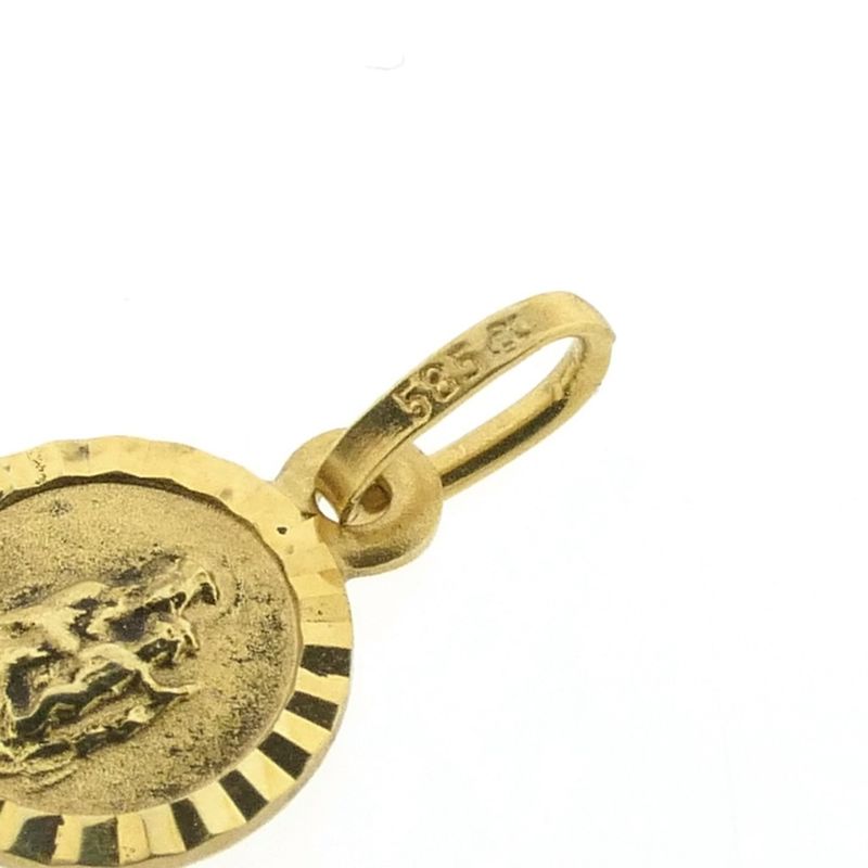 Image 8 of Gold pendant with Mary and Jesus