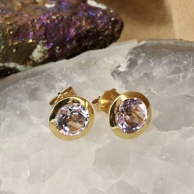 Image 2 of Gold stud earrings with lilac colored zirconia