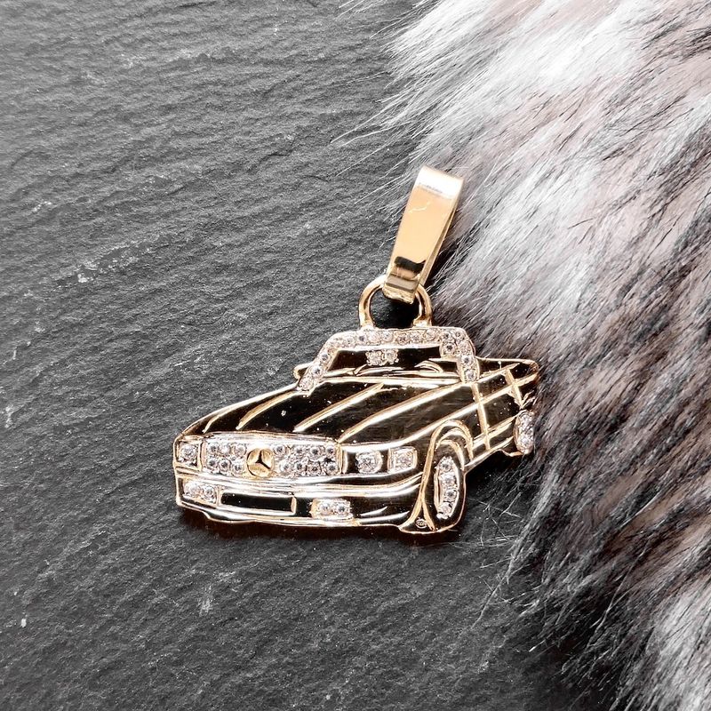Image 2 of Gold pendant of a Mercedes with zirconia.