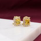 Afbeelding 2 van Gouden oorbellen met gele en witte zirconia