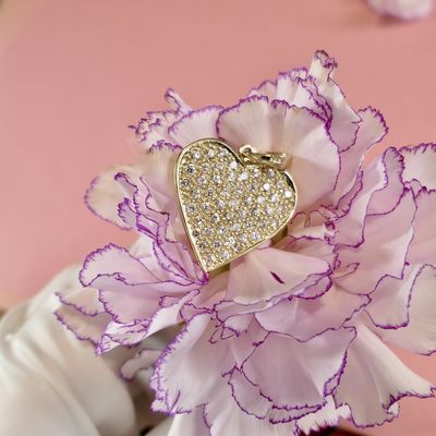 Image 2 of Gold pendant of a heart with zirconia