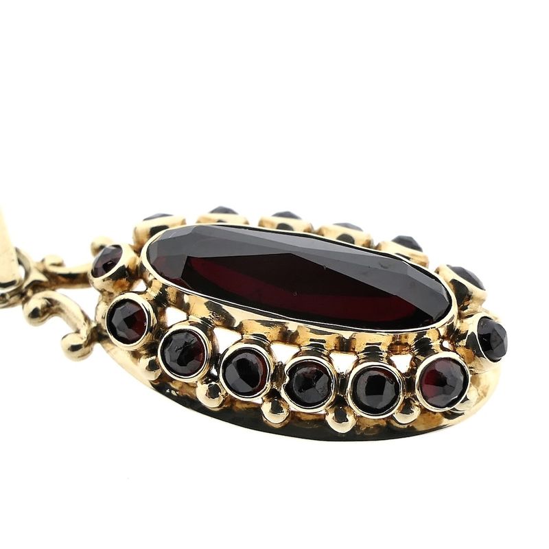 Image 3 of Vintage gold pendant with garnet
