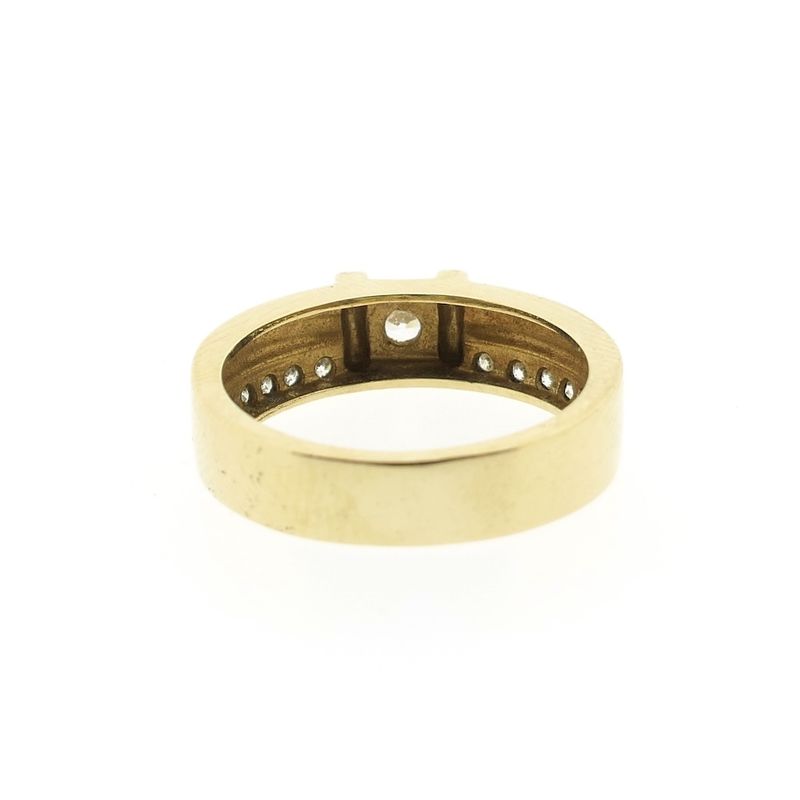 Image 4 of Gold ring with zirconia
