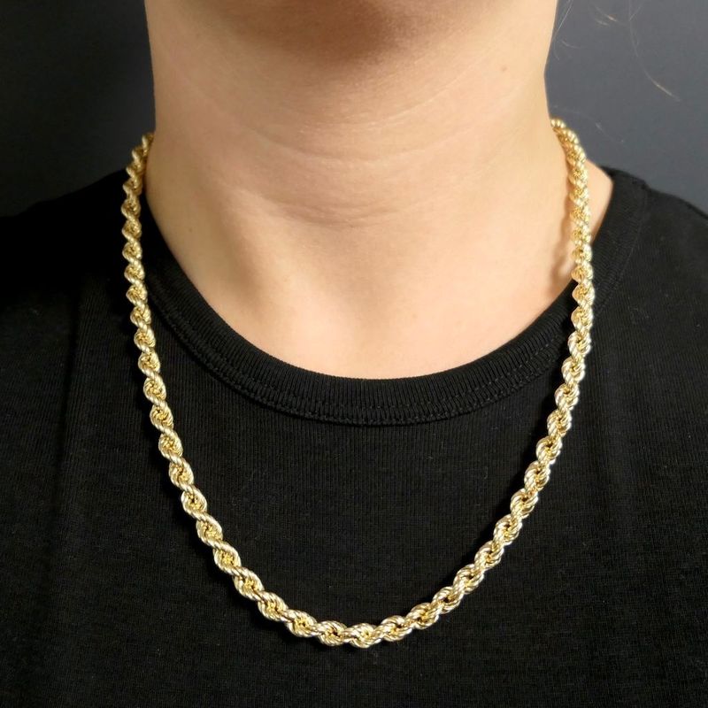 Image 8 of Gold twisted link chain