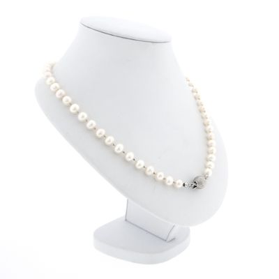 Image 2 of Pearl necklace with white gold clasp