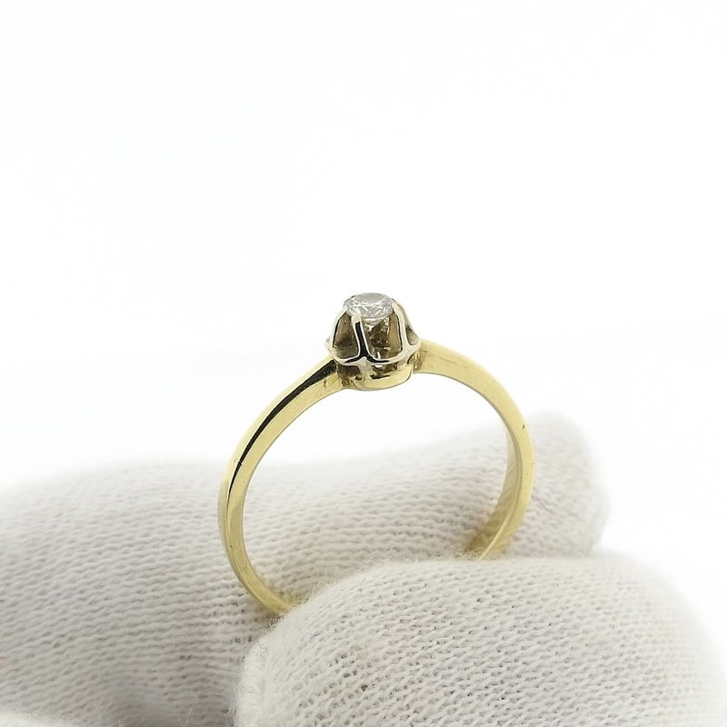 Image 6 of Gold solitaire ring with diamond; 0.09 ct.