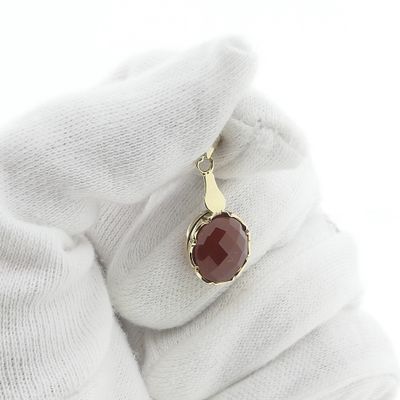 Image 2 of Vintage gold pendant with carnelian