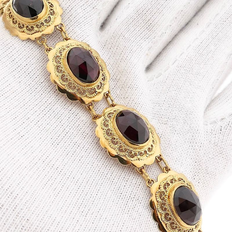 Image 12 of Antique Gold Boat Bracelet with Garnet | 18 cm