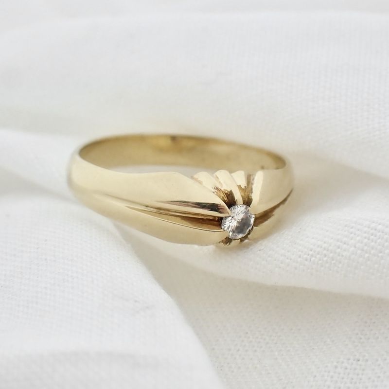 Image 6 of Golden fantasy ring with diamond | 0.10 ct.