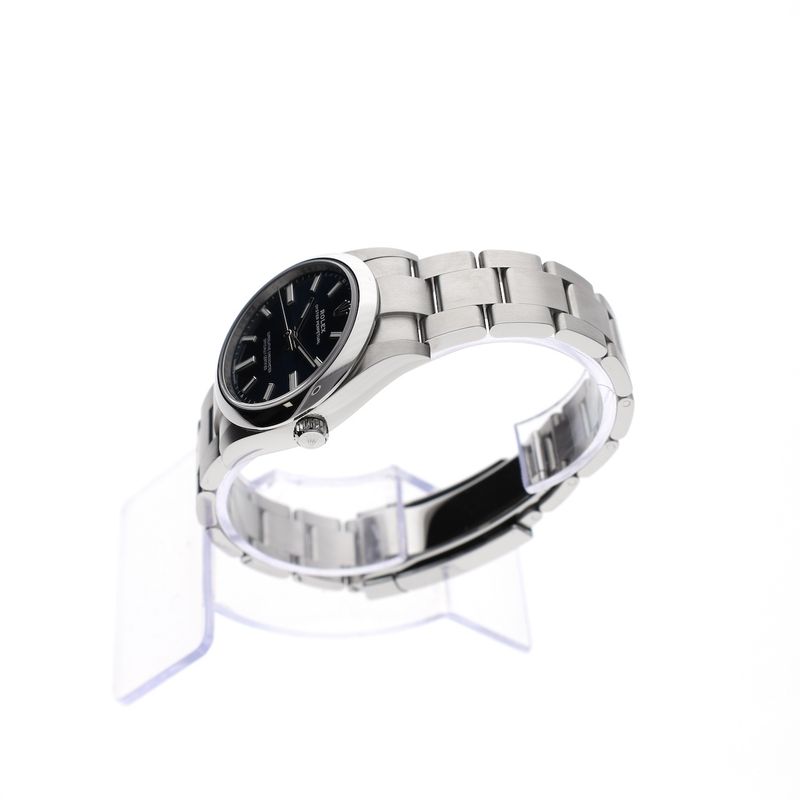 Image 13 of Rolex Oyster Perpetual 34mm 'Blue' 124200; Automatic unisex watch