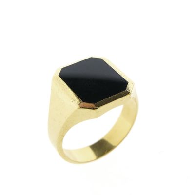 Gold men's signet ring with onyx Image 1 of Gold men's signet ring with onyx