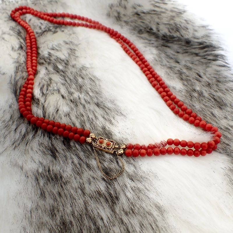 Image 10 of Vintage/antique red coral bead necklace with gold clasp | 56 cm