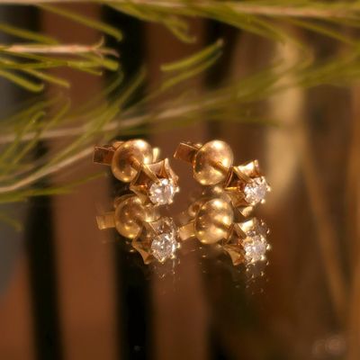 Image 2 of 18 ct. Gold stud earrings with diamond | 0.30 ct.