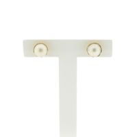 Vintage gold stud earrings with pearl