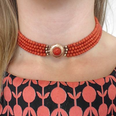 Image 2 of Blood coral bead necklace with gold clasp; Antique | 34 cm