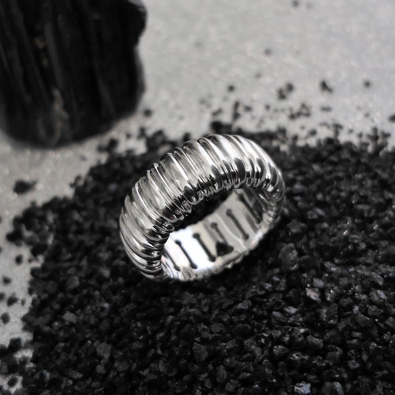Image 2 of White gold ring with ribs