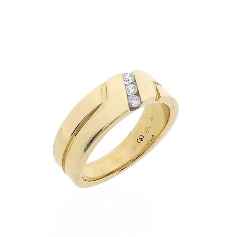 Image 1 of Gold ring with diamonds 0.15 ct.