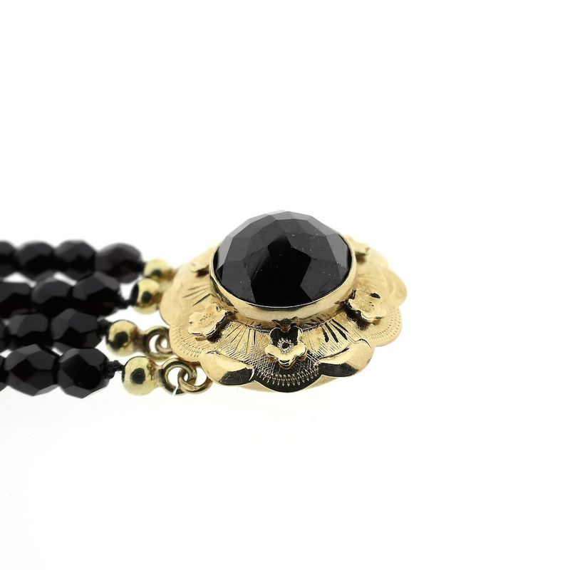 Image 4 of Glass bead bracelet with gold clasp