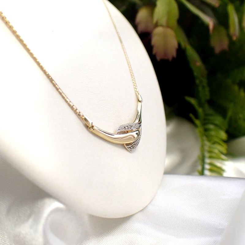 Image 5 of Gold necklace with a fixed pendant and diamond; 0.01 ct | 43.5 cm