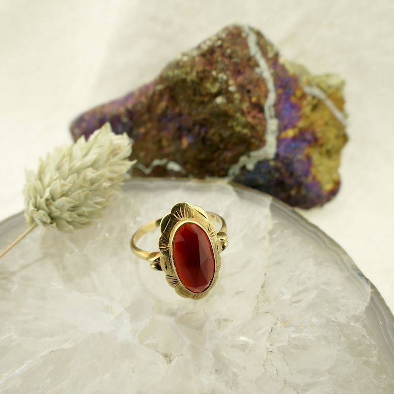 Image 2 of Gold ring with carnelian | Vintage