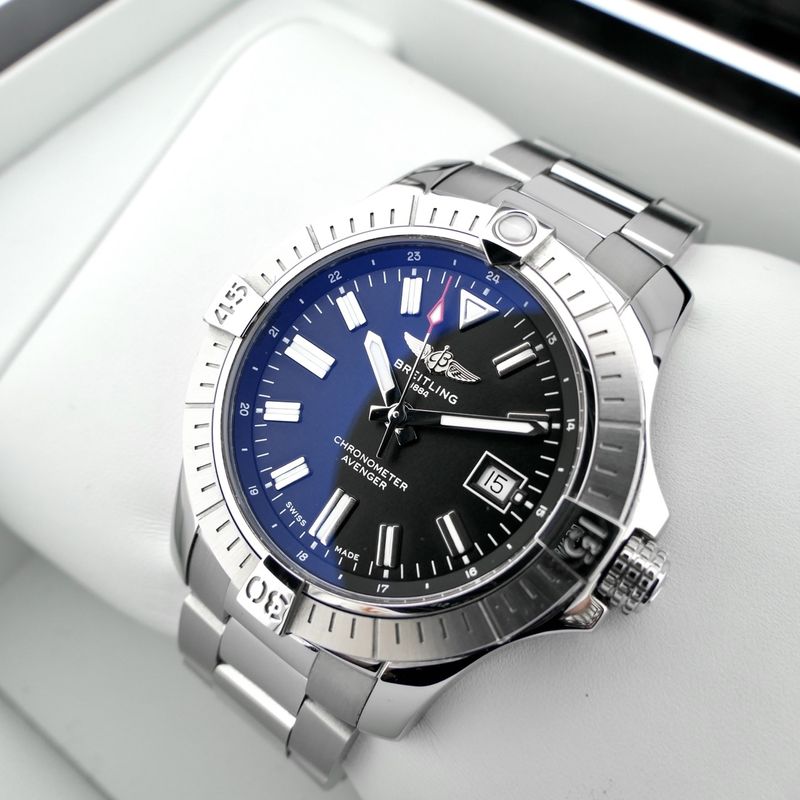 Image 18 of Breitling Avenger Automatic 43 A17318; Automatic men's watch