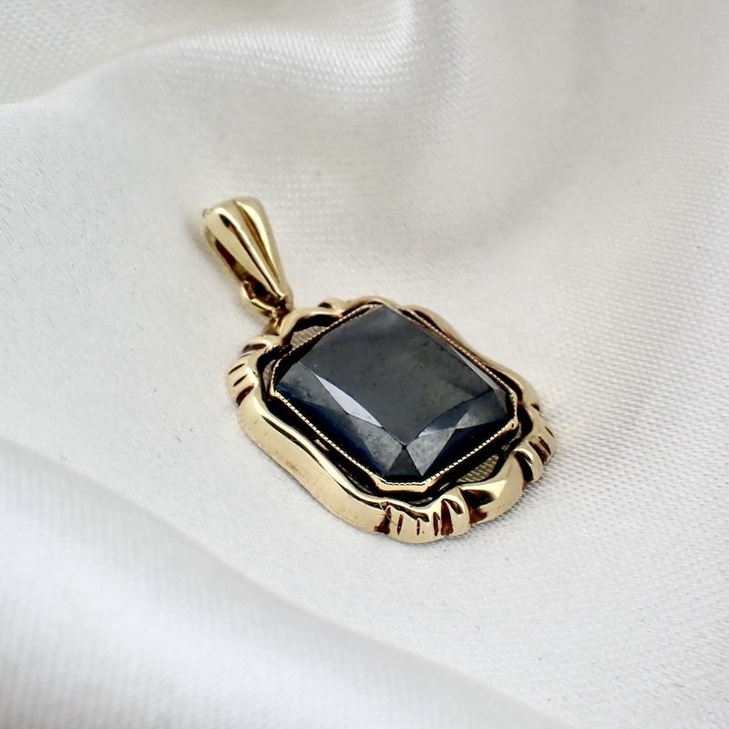 Image 7 of Vintage gold pendant with hematite