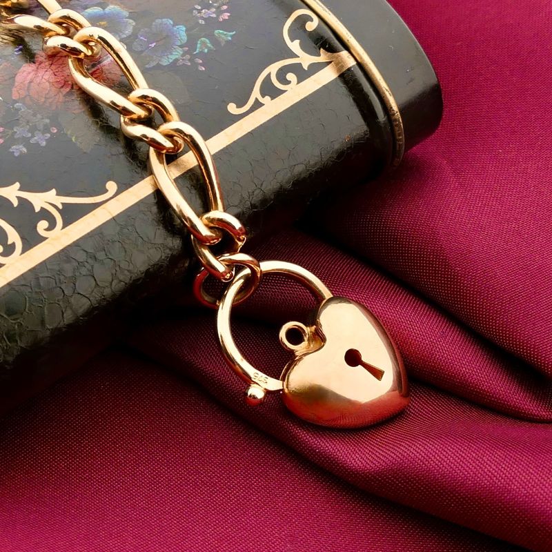 Image 2 of 9 carat fantasy link bracelet with heart clasp