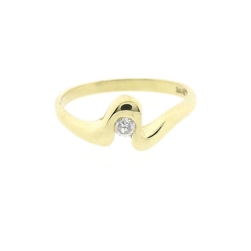 Image 2 of Gold ring with zirconia
