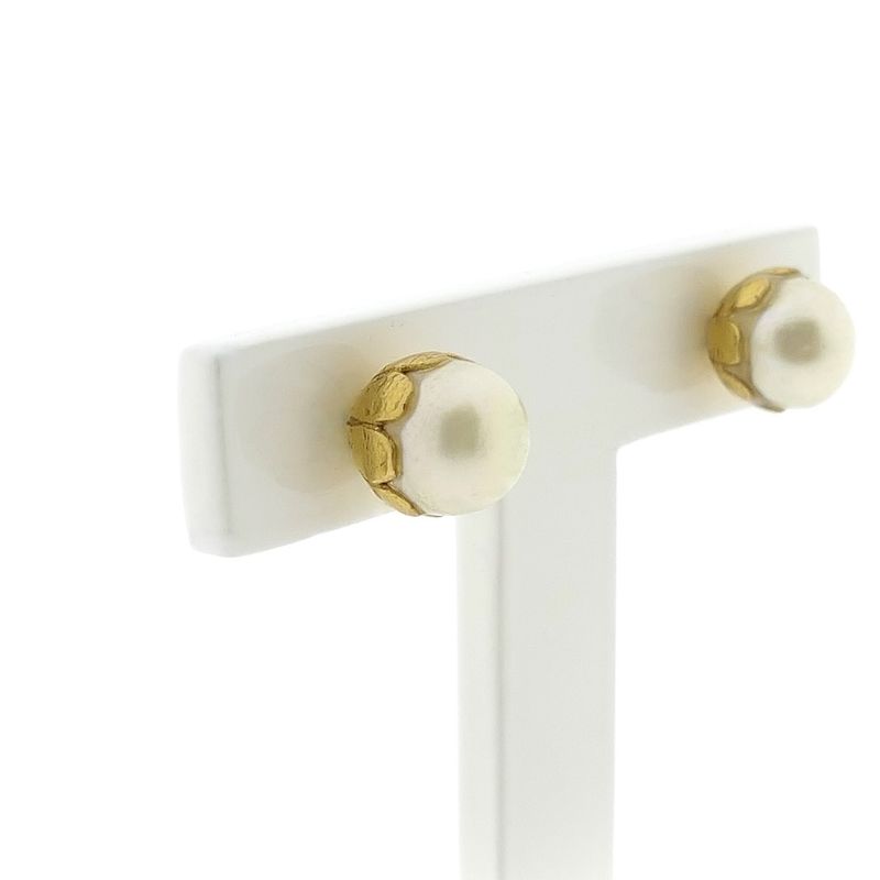 Image 2 of Vintage gold stud earrings with pearl