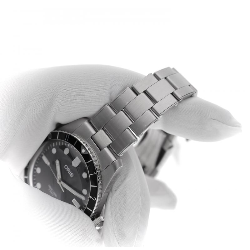 Image 11 of Oris Divers Sixty-Five '5-Days' Automatic Watch