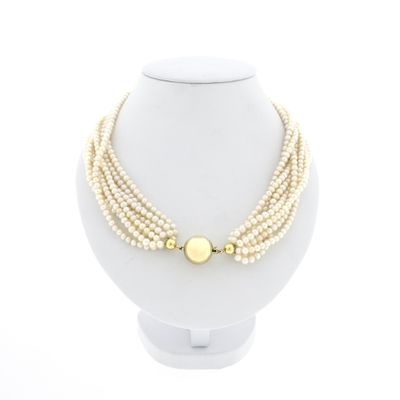 Image 1 of Pearl necklace with gold clasp