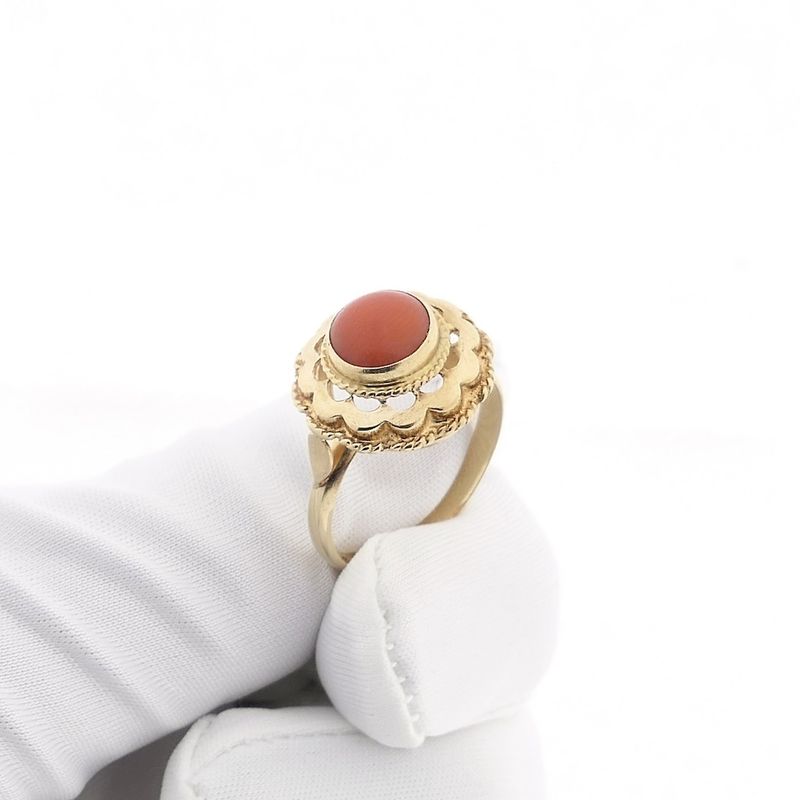 Image 8 of Gold ring with red coral | Vintage/antique
