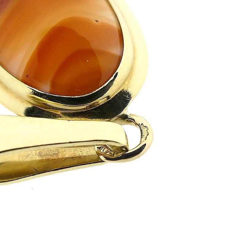 Image 8 of Vintage gold pendant with bandagate