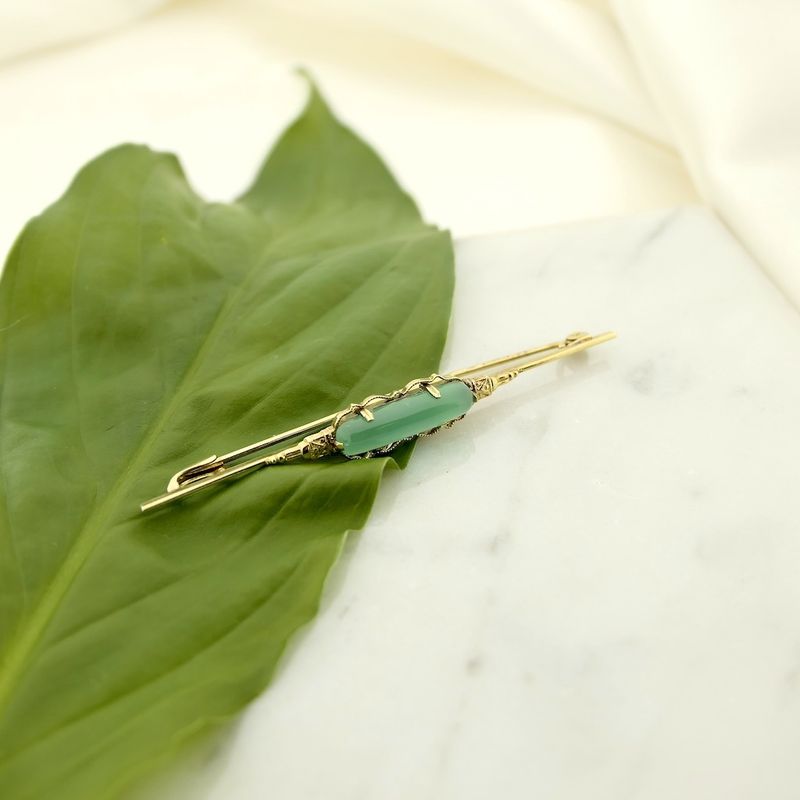 Image 2 of Vintage gold brooch with jade