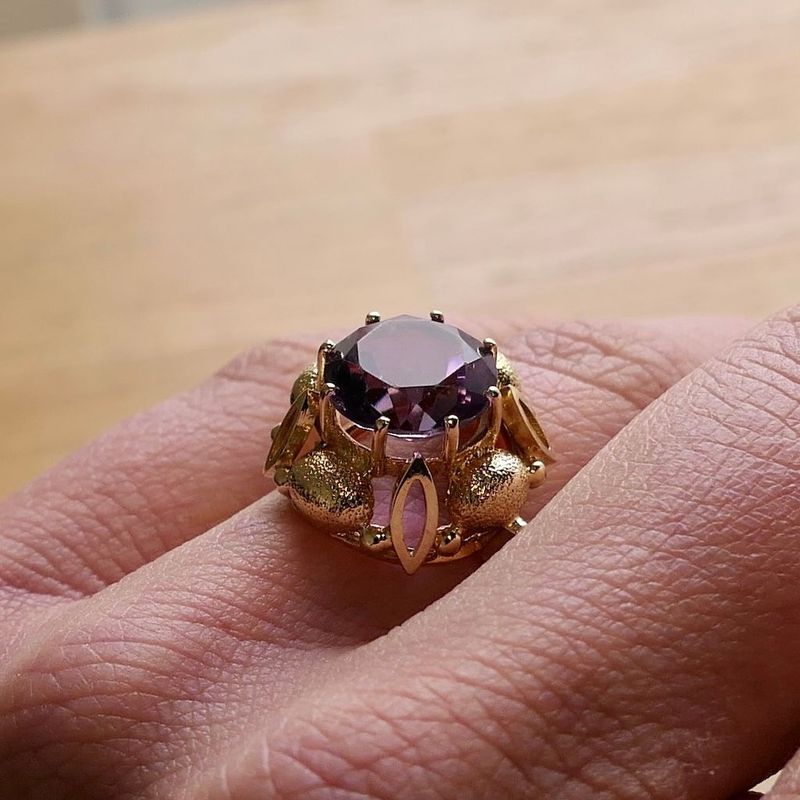Image 6 of Vintage gold ring with amethyst