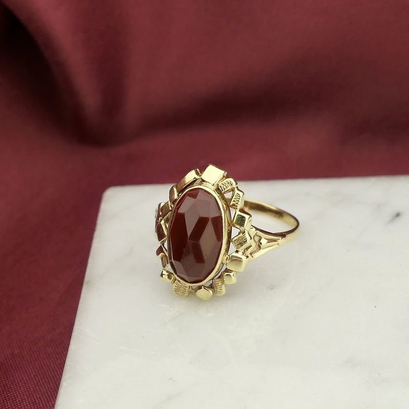 Image 7 of Vintage gold ring with carnelian