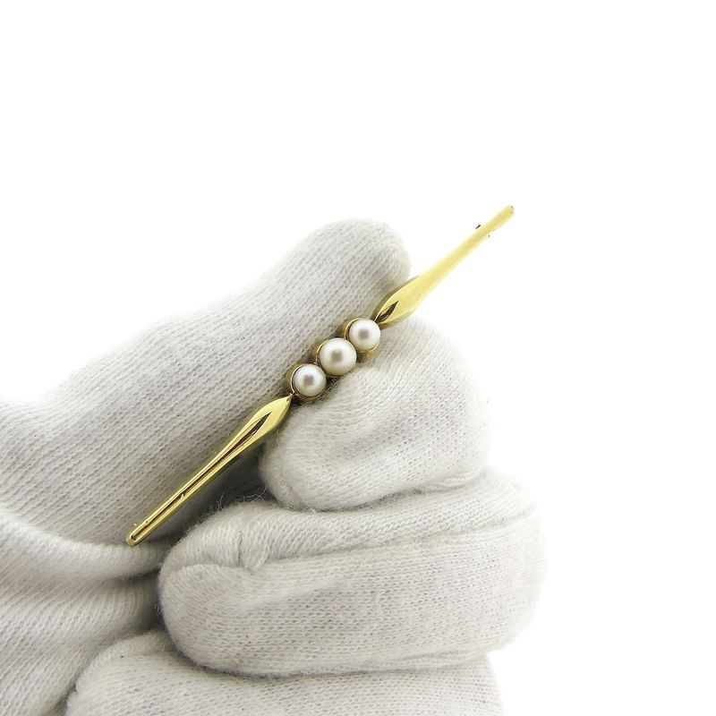 Image 7 of Vintage gold brooch with pearl