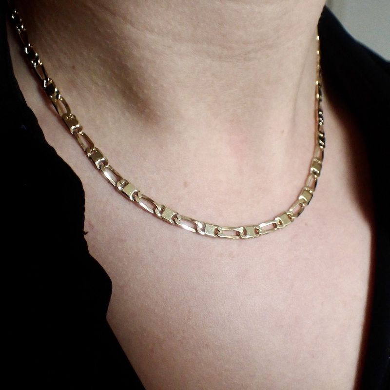 Image 10 of Solid gold fantasy/figaro link chain | 43 cm