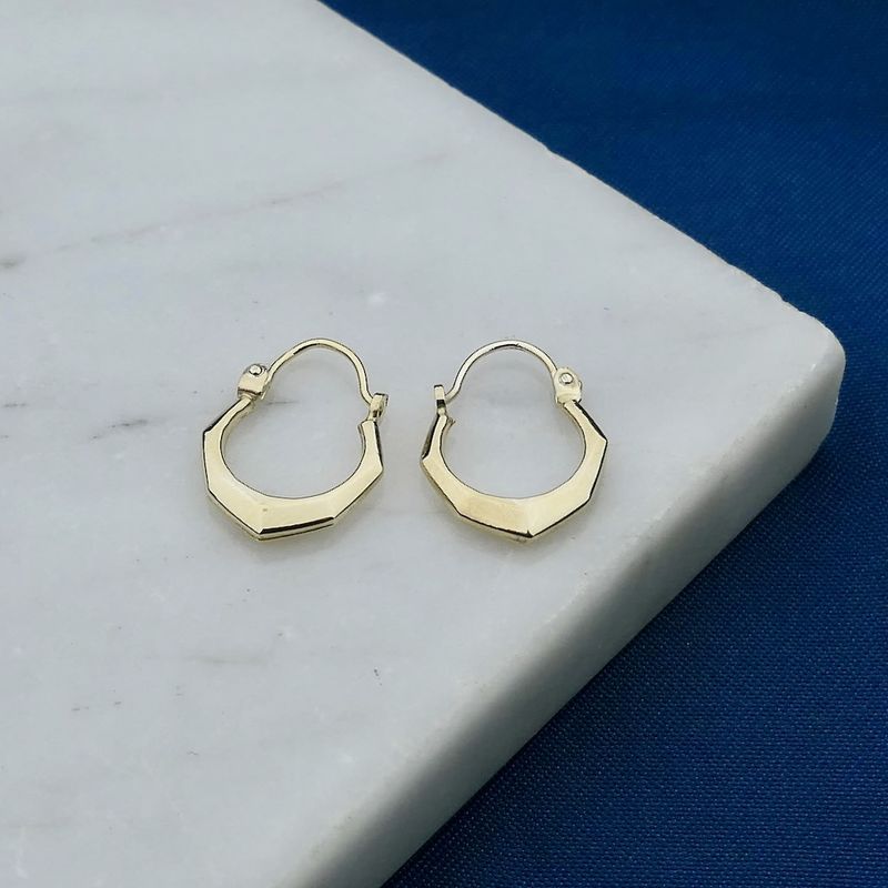 Image 2 of Gold faceted hoop earrings; Ø 12.3 mm
